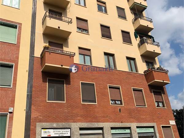 COMMERCIAL PREMISES / SHOWROOMS Milano (Corvetto/ Lodi/ Forlanini) - VIALE LUCANIA