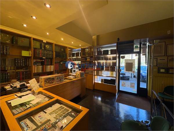 NEGOZIO Milano (P.ta Genova/ Romolo/ Solari) - VIA SOLARI 